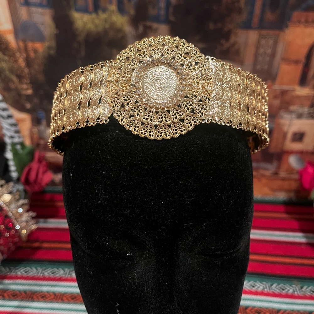 Elegant Gold Lace Headband